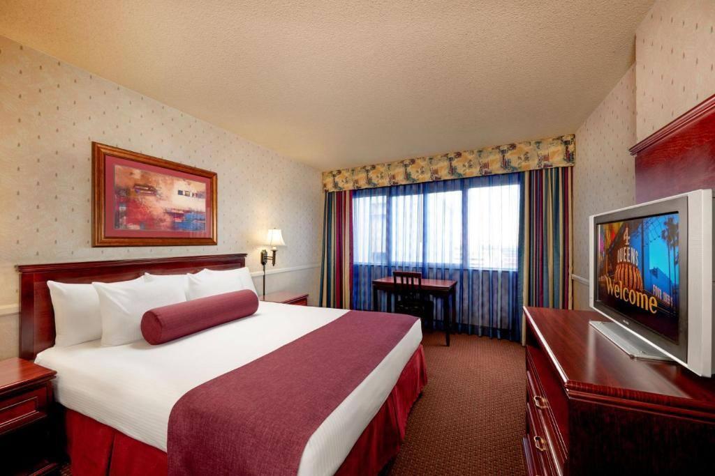 Four Queens Hotel and Casino